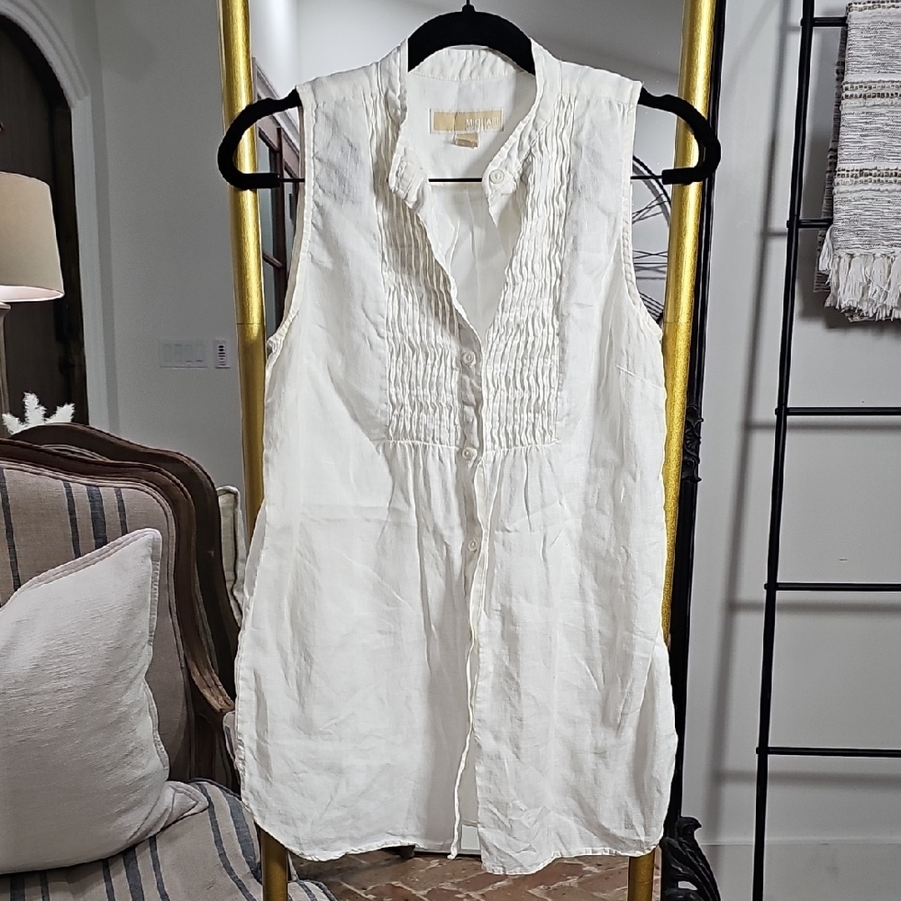 White Sleeveless Button-Up Blouse
